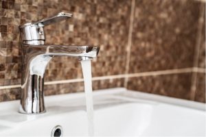 Plumbing faucet repair in a bathroom in Carpentersville, Illinois