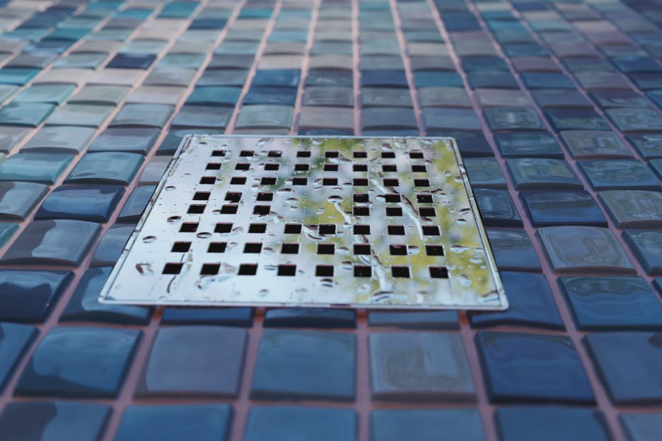 You are currently viewing How to Fix Smelly Bathroom Drains: Tips from a Plumbing, Heating and Air Conditioning Company in Kildeer, Illinois